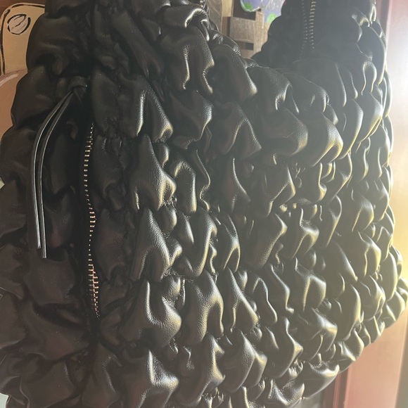 Black SONDRA ROBERTS SQUARED Puffer Tote Handbag - Picture 2 of 7